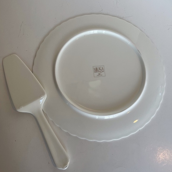 Mikasa Bone China Holiday Dessert Tray with Server. New in Box - Picture 8 of 11